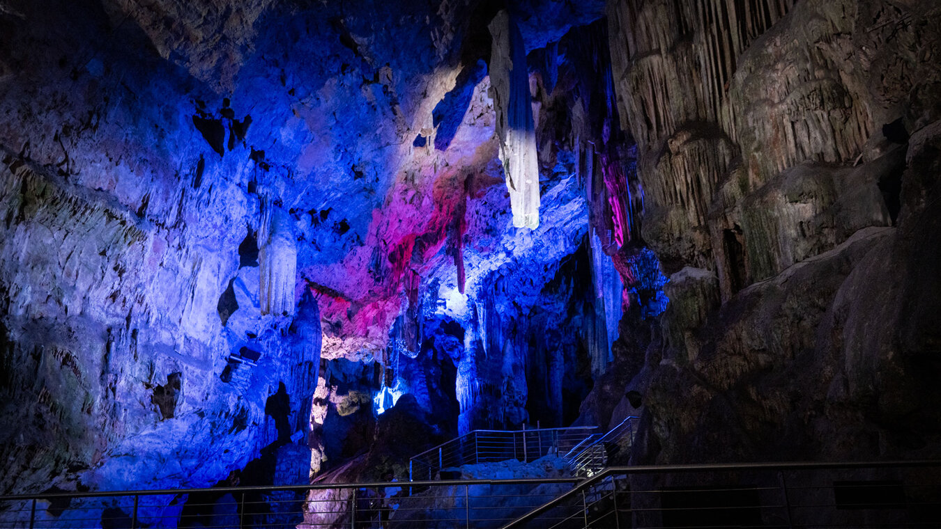 die Karsthöhle St. Michael’s Cave auf Gibraltar | © Sunhikes