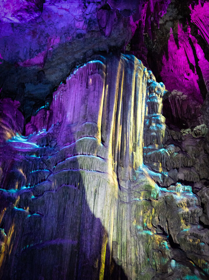 Felsformationen in der St. Michael’s Cave in Gibraltar | © Sunhikes