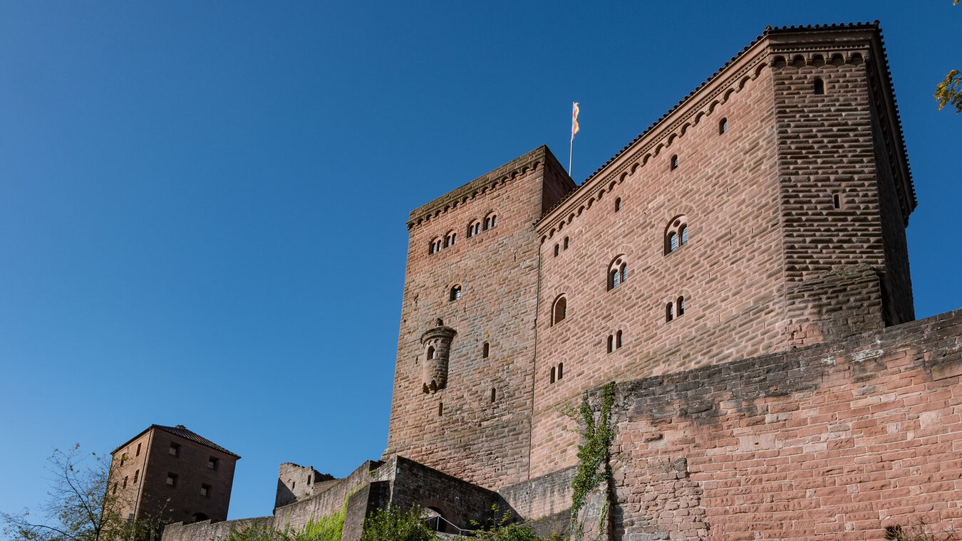 Reichsfeste Trifels bei Annweiler am Trifels | © Sunhikes