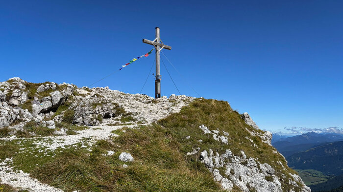 Gipfelkreuz der Pyramidenspitze | © Sunhikes
