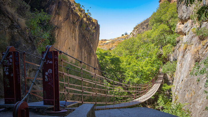 längste Hängebrücke beim Río Monachil | © Sunhikes
