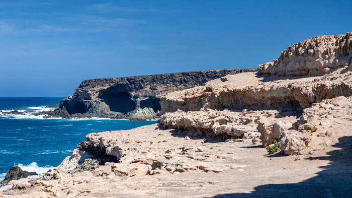 durch Abbau entstandene Kalksteinterrassen im Naturmonument Ajui | © Sunhikes Kalksteinterrassen im Naturmonument Ajui | © Sunhikes