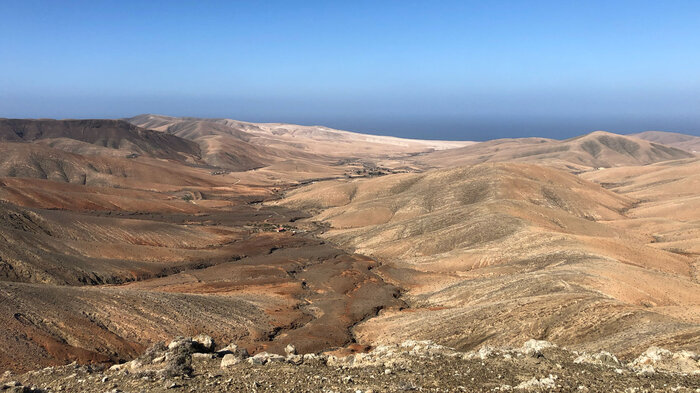 Blick zur Westküste Fuerteventuras im Wandergebiet Pájara | © Sunhikes