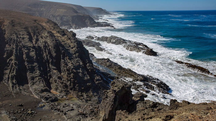 Blick Gesteinsschichten Fuerteventura | © Sunhikes