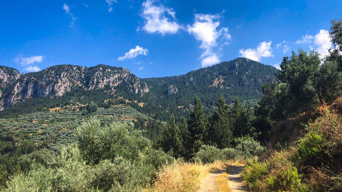 Panorama an der Wanderroute bei Meskla | © Sunhikes
