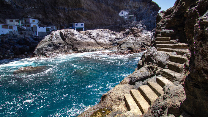 türkis schimmerndes Meerwasser in der Porís de Candeleria | © Sunhikes türkis schimmerndes Meerwasser in der Piratenbucht | © Sunhikes