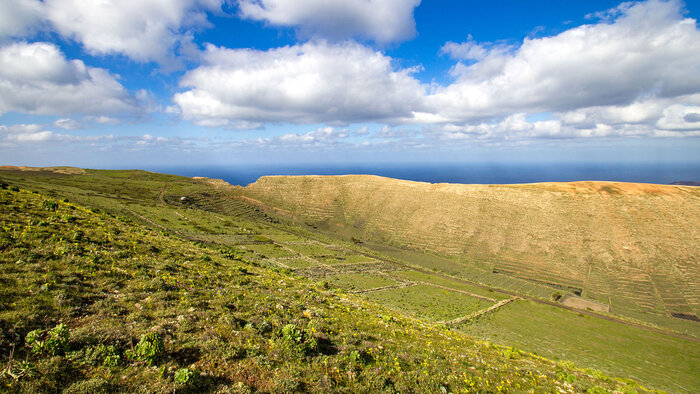 die Wanderroute am Berggrat über dem Risco de Famara | © Sunhikes Wanderroute am Berggrat über dem Risco de Famara | © Sunhikes