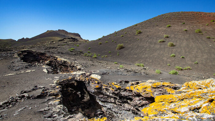 Lavatunnel Caldera Escondida Lanzarote | © Sunhikes