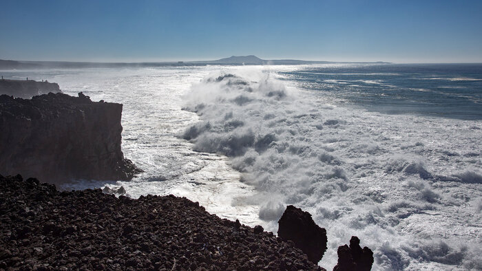fantastischer Ausblick über die wilde Atlantikküste bei Los Hervideros | © Sunhikes Ausblick über die Atlantikküste bei Los Hervideros | © Sunhikes