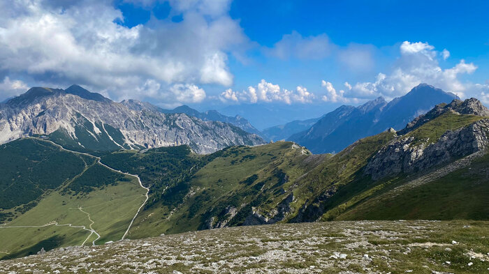 Weg zur Bergstation Sareis | © Sunhikes