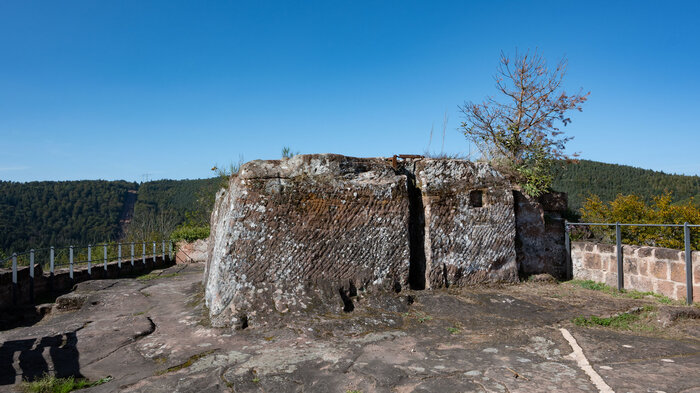 Wandern zu Falkenburg bei Wilgartswiesen in der Pfalz | © Sunhikes Wandern zu Falkenburg bei Wilgartswiesen in der Pfalz | © Sunhikes