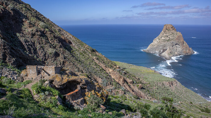 Küstenwanderung bei den Roques de Anaga auf Teneriffa | © Sunhikes