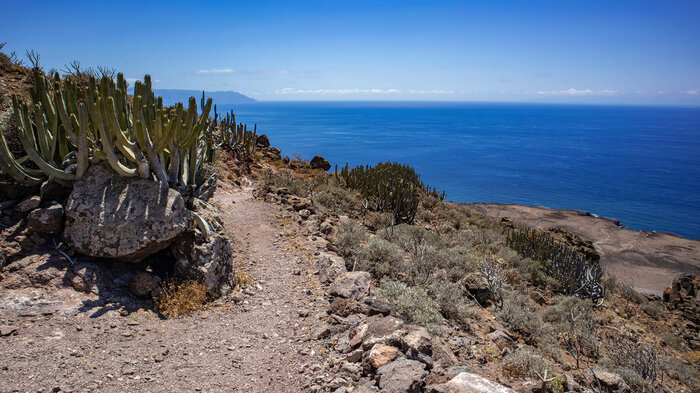 auf der Abwanderung nach Punta de Teno bieten sich Ausblicke auf La Gomera | © Sunhikes die Abwanderung nach Punta de Teno bietet Ausblicke auf La Gomera | © Sunhikes