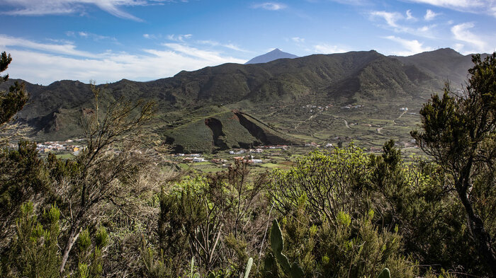der Ort El Palmar mit dem eingefallenen Montaña del Palmar | © Sunhikes El Palmar mit dem eingefallenen Montaña del Palmar | © Sunhikes